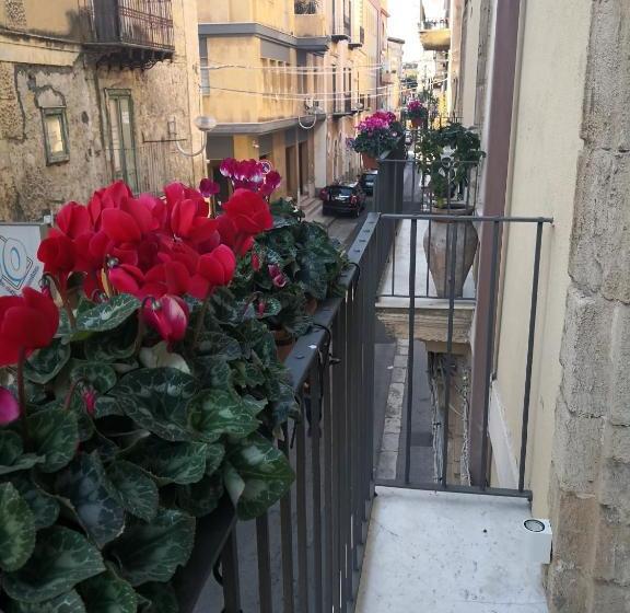 تختخواب و صبحانه Palazzo Gioffrè