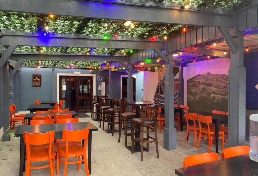 مبيت وإفطار The Leitrim Inn And Blueway Lodge