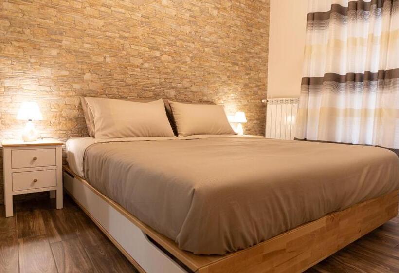 تختخواب و صبحانه Tizzy Apartment & Rooms