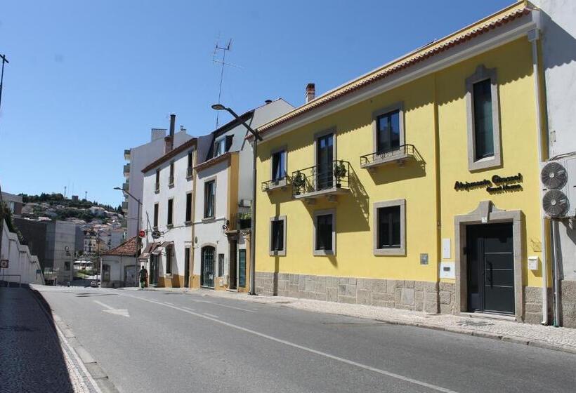 펜션 Alojamento Girassol   Guest House   Quarto Com Casa De Banho Privativa