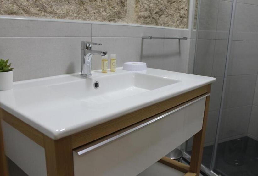 펜션 Alojamento Girassol   Guest House   Quarto Com Casa De Banho Privativa