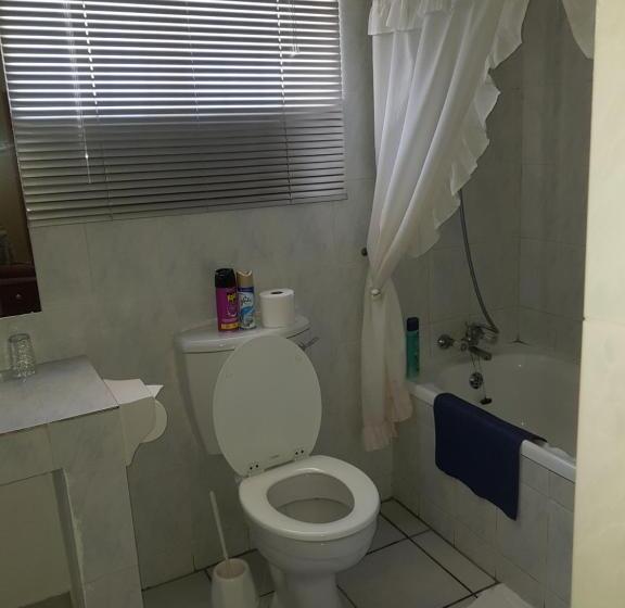 膳宿费 Karoo Manor Guesthouse And Restaurant