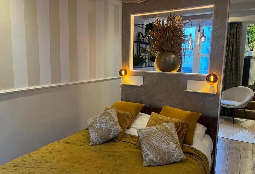 צימר The Enlightened House Luxury Suites