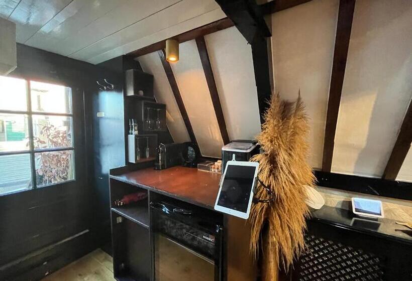 צימר The Enlightened House Luxury Suites