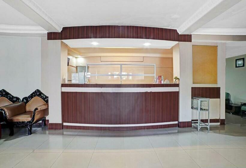 فندق Oyo 90487 Wisma Kuta Karang Baru