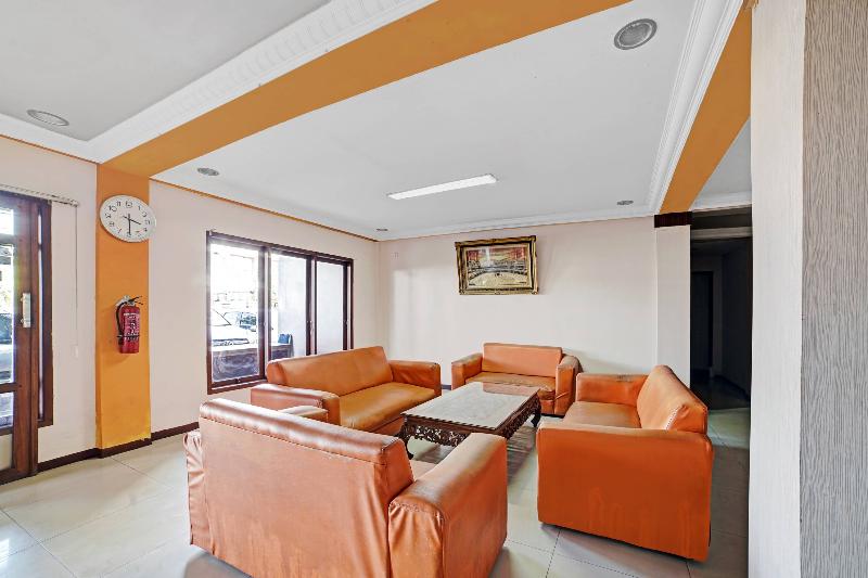 فندق Oyo 90487 Wisma Kuta Karang Baru