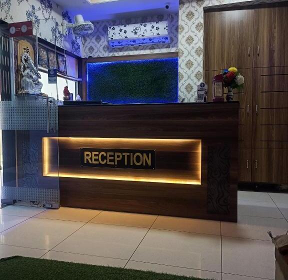 ホテル Shiv Inn Vadodara