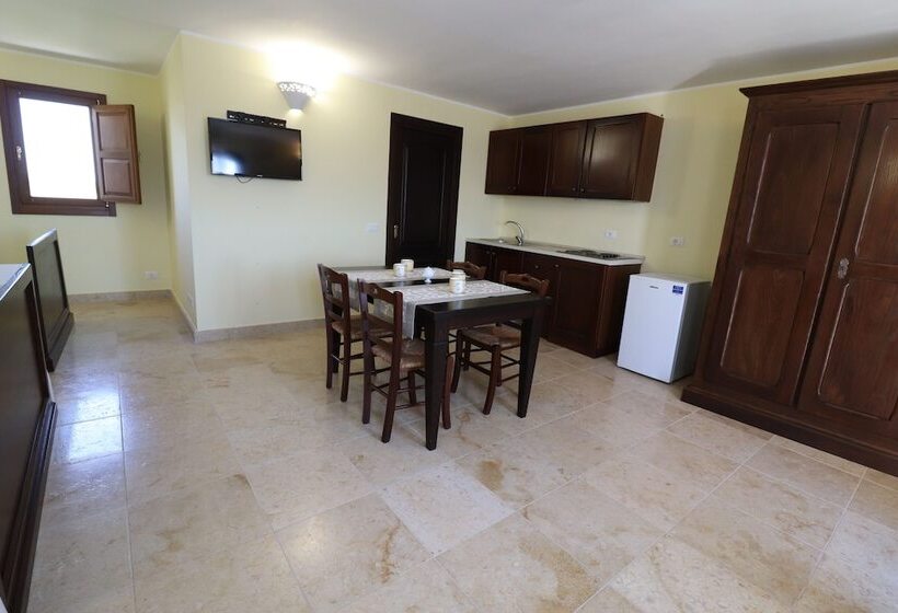 پانسیون B B With Swimming Pool Tenuta Agrumi Del Salento Triple Deluxe Citrus Attic