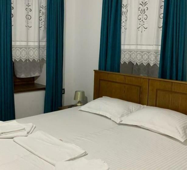 پانسیون Garden Guest House