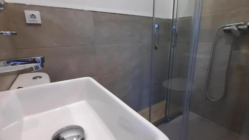 پانسیون Guest House Clarevar