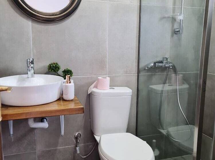 بنسيون Guesthouse Shtëpia Ime