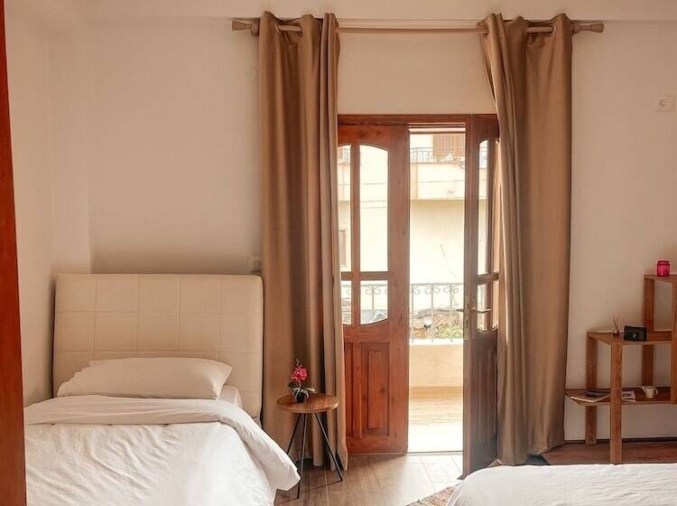 بنسيون Guesthouse Shtëpia Ime