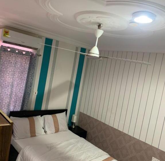 פנסיון Maxjen Haven Guest House