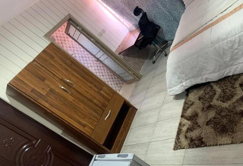 بنسيون Maxjen Haven Guest House