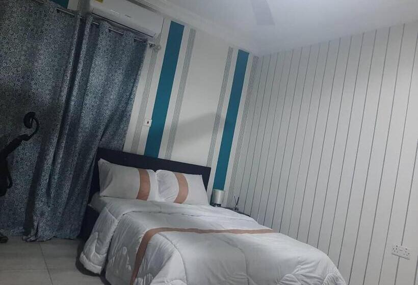 פנסיון Maxjen Haven Guest House