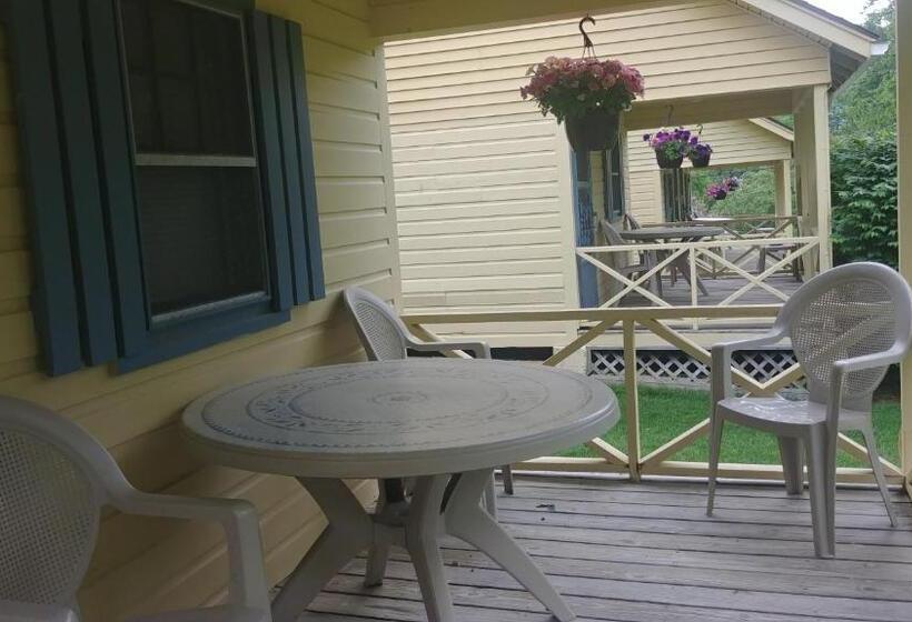 Serenity Motel