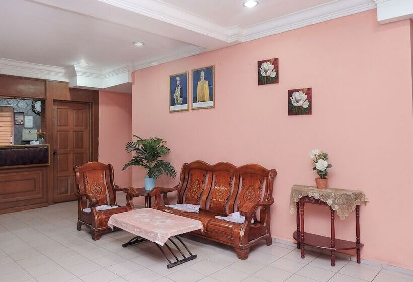 فندق Oyo 90167  Tiara