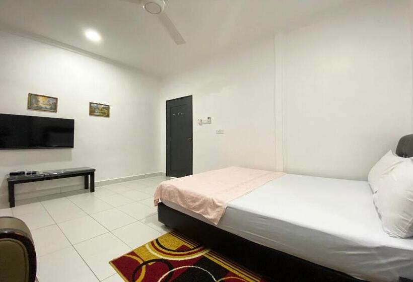 هتل Oyo 90230 Dh Residence