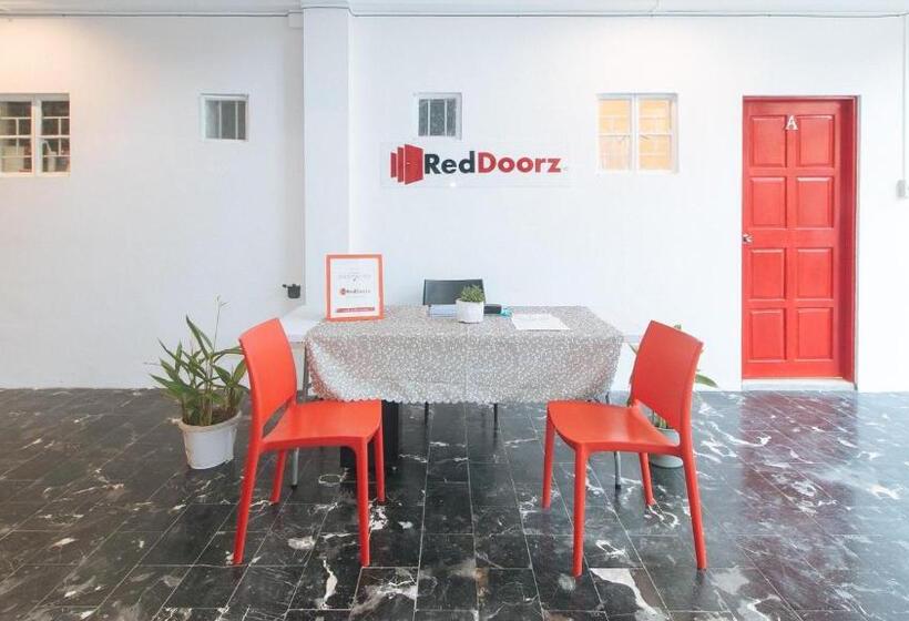 هتل Reddoorz At V Cloud Hills Near De La Salle Dasmarinas Cavite