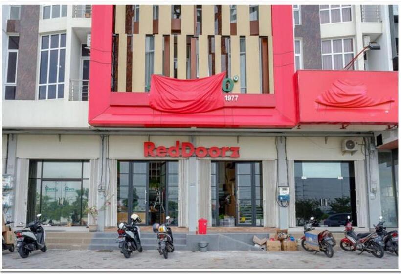 هتل Reddoorz Plus @ Madukoro Raya Semarang