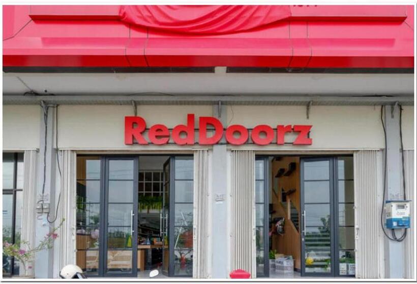 هتل Reddoorz Plus @ Madukoro Raya Semarang