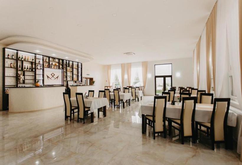 Отель Royal M
