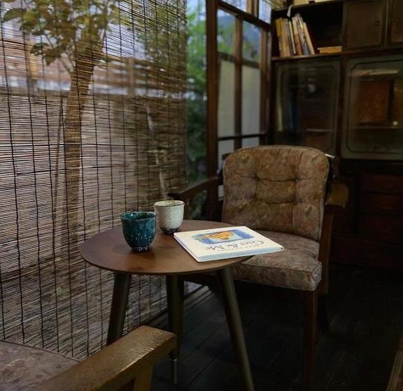 بنسيون Okiya Guest House & Tapas Bar