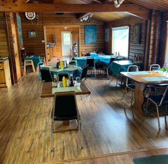 Общежитие Glacier Haven Inn