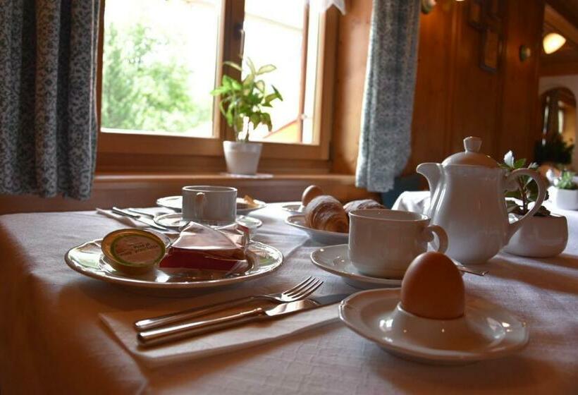Bed and Breakfast Garni Haus Tyrol