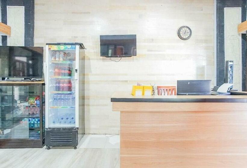 پانسیون Reddoorz Near Muaya Beach Jimbaran