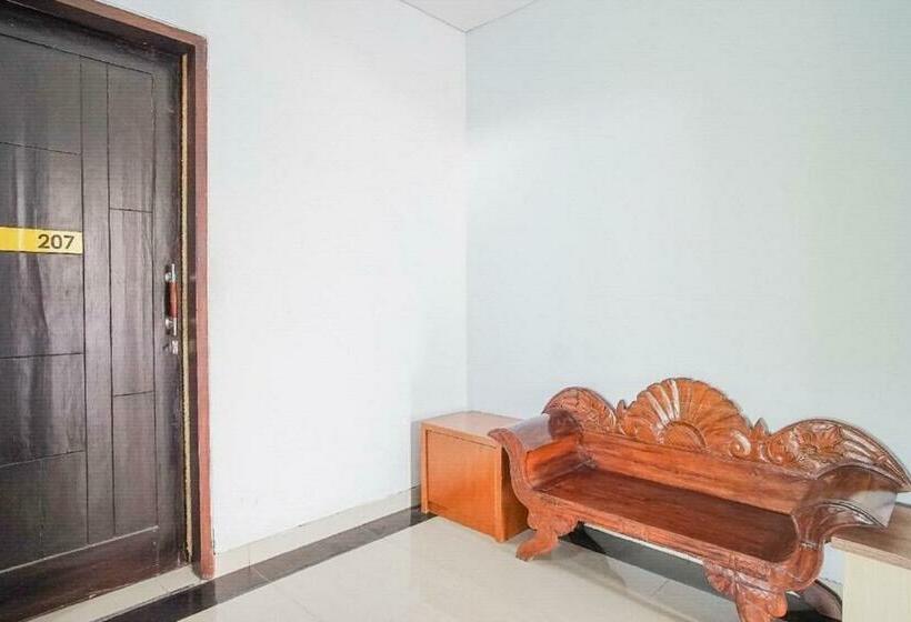 پانسیون Reddoorz Near Muaya Beach Jimbaran