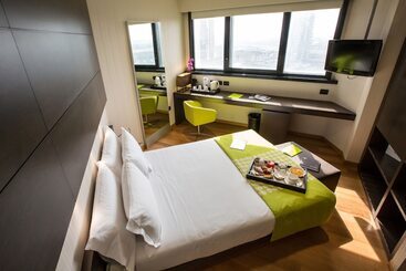 هتل Best Western Plus The Hub