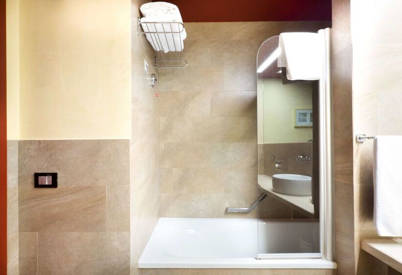 هتل Hilton Garden Inn Lecce