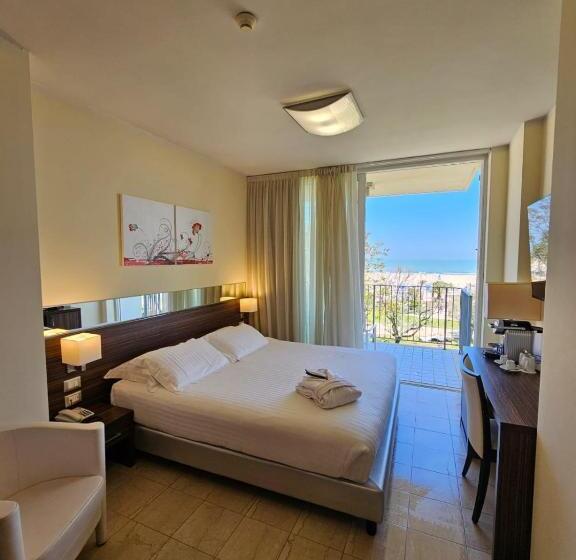 هتل Mercure Rimini Lungomare
