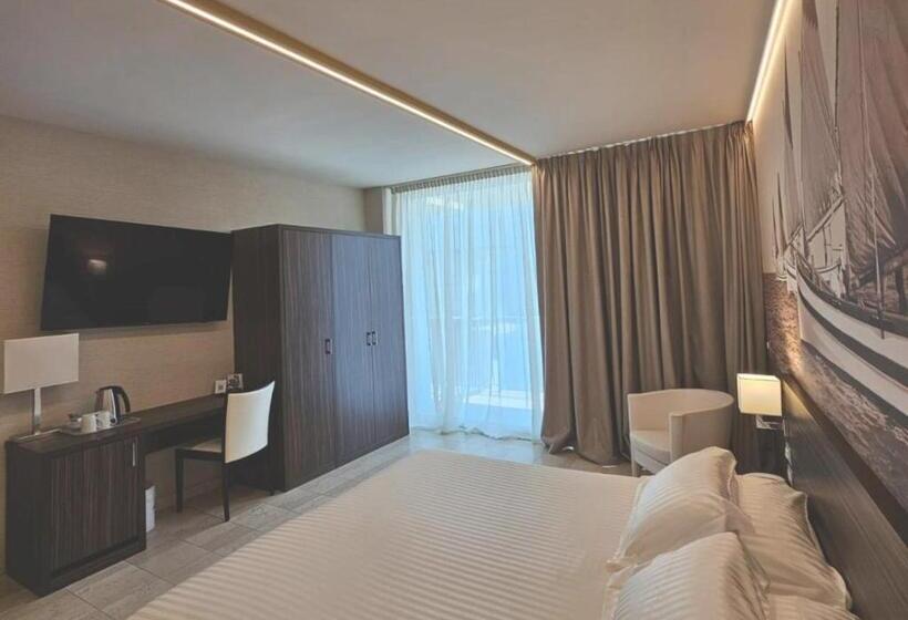 هتل Mercure Rimini Lungomare