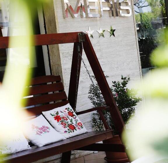 هتل Meris