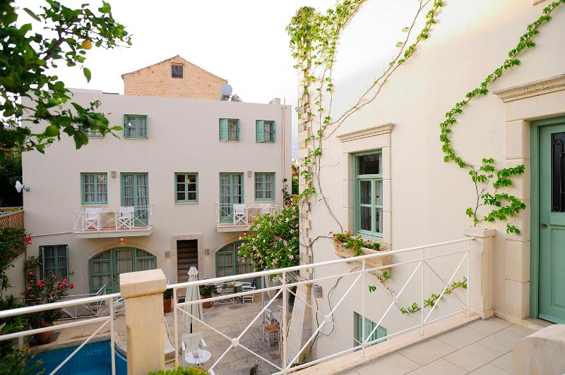 فندق Mythos Suites Boutique