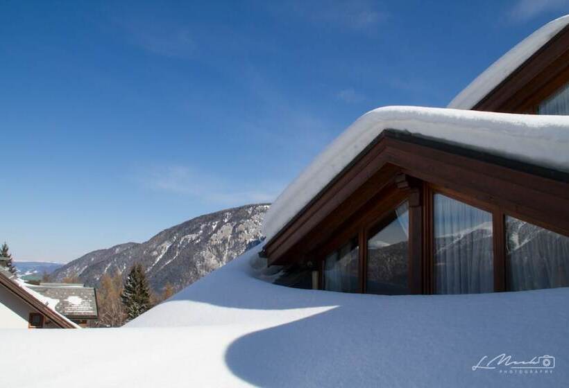 هتل Nevesole Folgarida Resort Apart