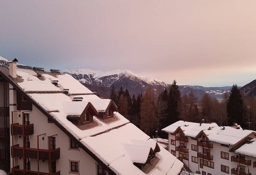 هتل Nevesole Folgarida Resort Apart