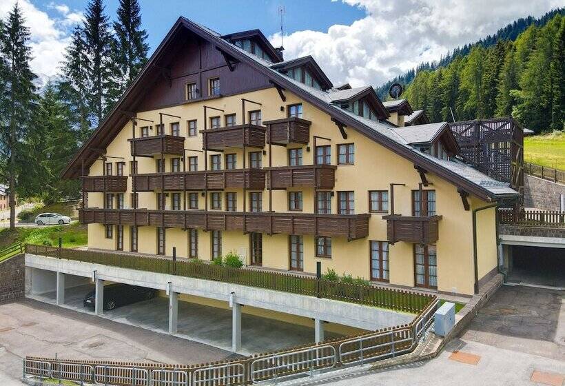 هتل Nevesole Folgarida Resort Apart