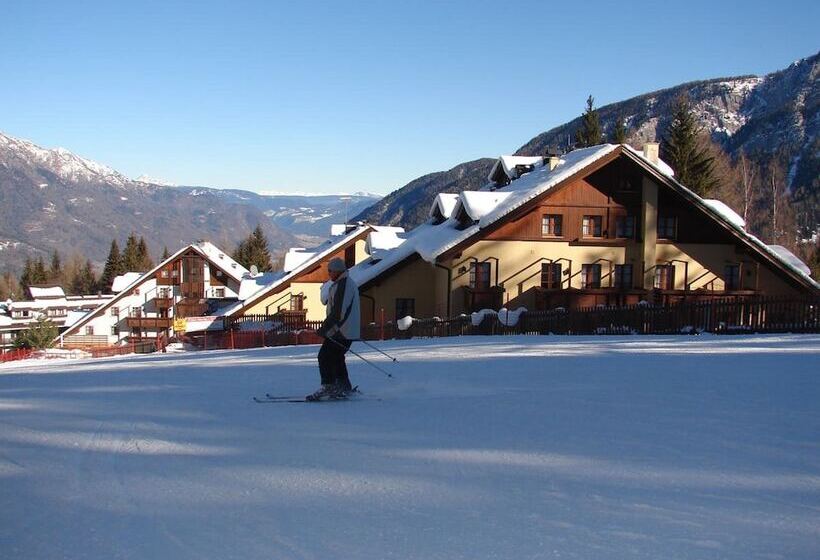 هتل Nevesole Folgarida Resort Apart