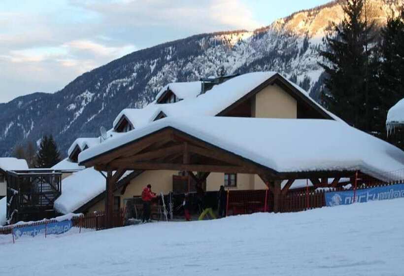 هتل Nevesole Folgarida Resort Apart