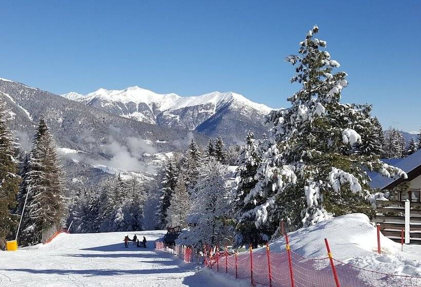 هتل Nevesole Folgarida Resort Apart
