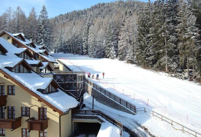 هتل Nevesole Folgarida Resort Apart