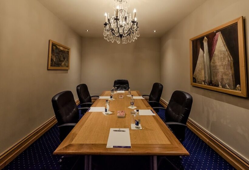 Отель Rochestown Lodge