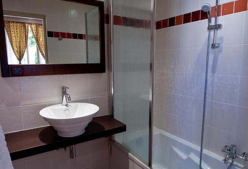 هتل Hôtel L Iroko The Originals City