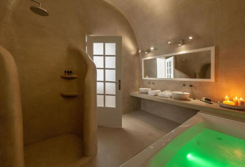 هتل Thirea Suites