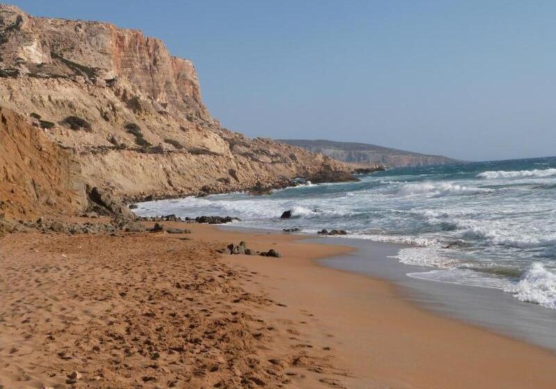 هتل Valley Village