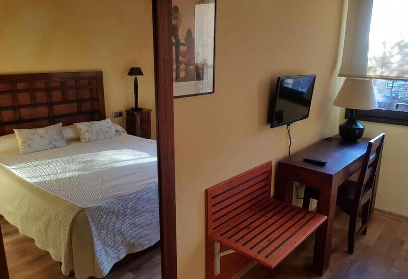 בית מלון כפרי Villaro Del Bosc