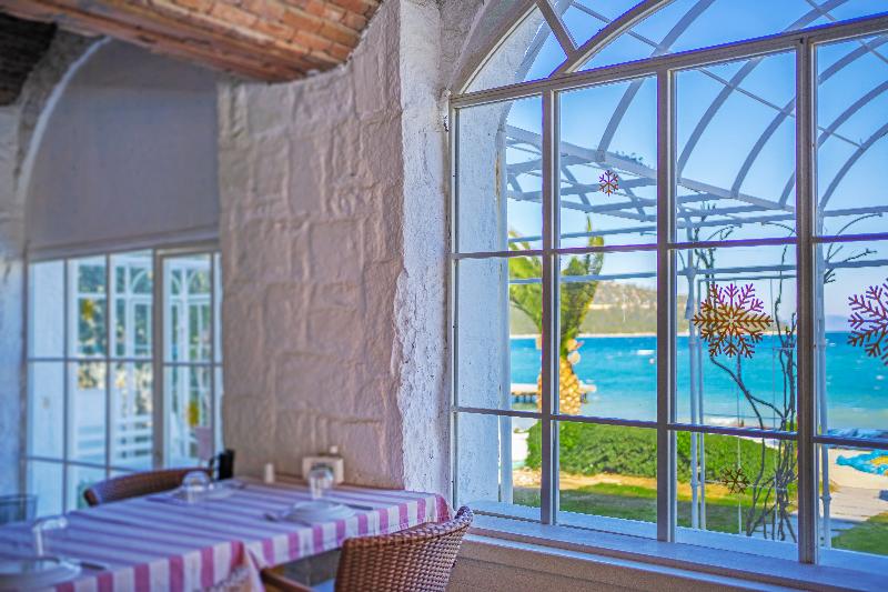 استراحتگاه Toka Bodrum Hotel & Beach Club